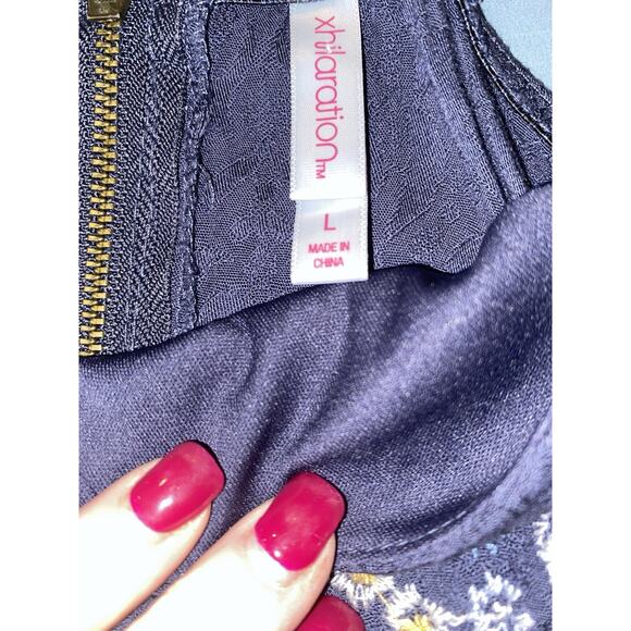 Navy blue Xhilaration embroidered romper. Adjustable Spaghetti Straps Size Large - Picture 4 of 6